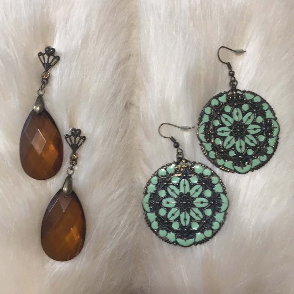 ✨ Set of two vintage looking earrings